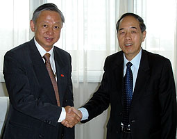 李少光與李炳華會面
