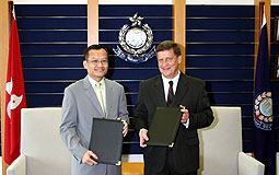 任達榮及鄧厚昇