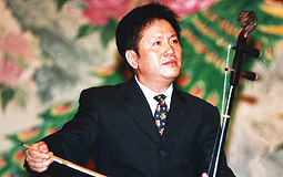 高胡演奏家卜燦榮