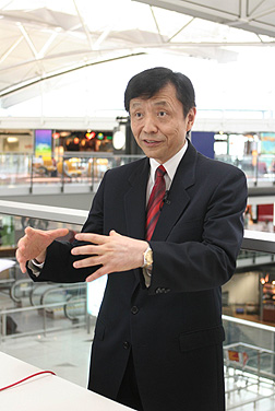 機管局行政總裁彭定中